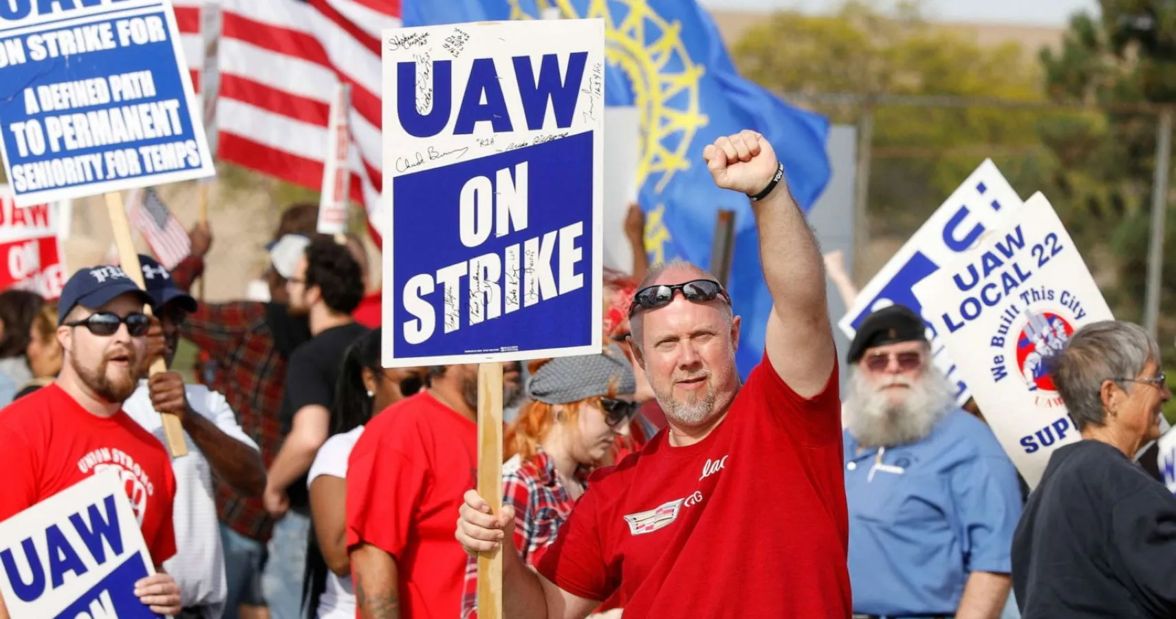 UAW Strike Update - All GM and Stellantis PDC`s walking out